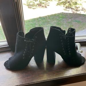 Super cute & fun high heels! Purchased for New Years party & trip to Punta Cana